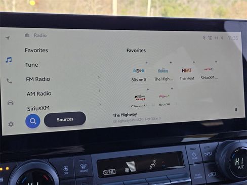 Used 2025 Toyota Grand Highlander AWD image 25