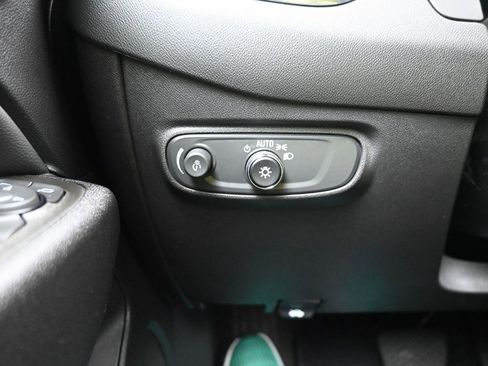 Used 2024 Chevrolet Equinox LT image 30