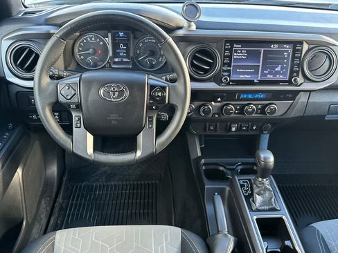 Used 2022 Toyota Tacoma TRD Off-Road AWD/4WD image 14