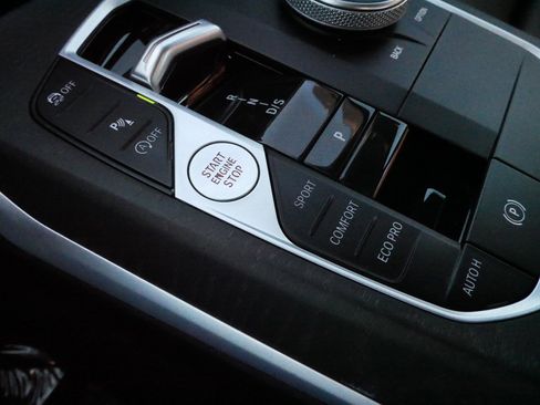 Used 2023 BMW 330i xDrive Sedan w/ Premium Package image 29