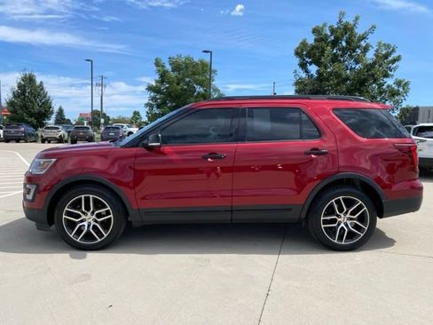 Used 2017 Ford Explorer Sport w/ Equipment Group 401A AWD/4WD image 2