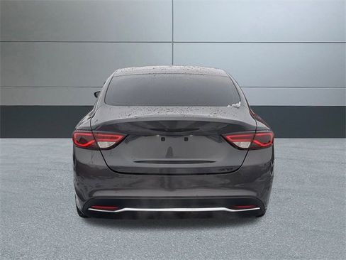 Used 2015 Chrysler 200 Limited image 5