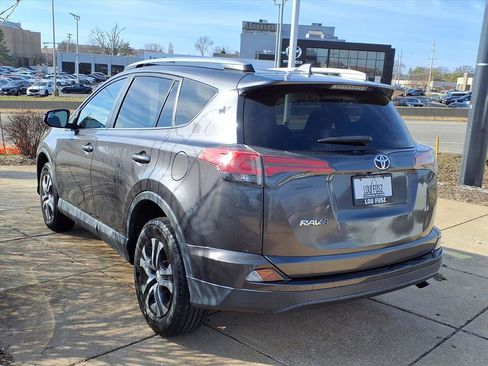 Used 2017 Toyota RAV4 LE image 2