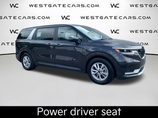 Used 2024 Kia Carnival LX video 2
