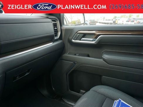 Used 2023 Chevrolet Silverado 1500 LT AWD/4WD image 30