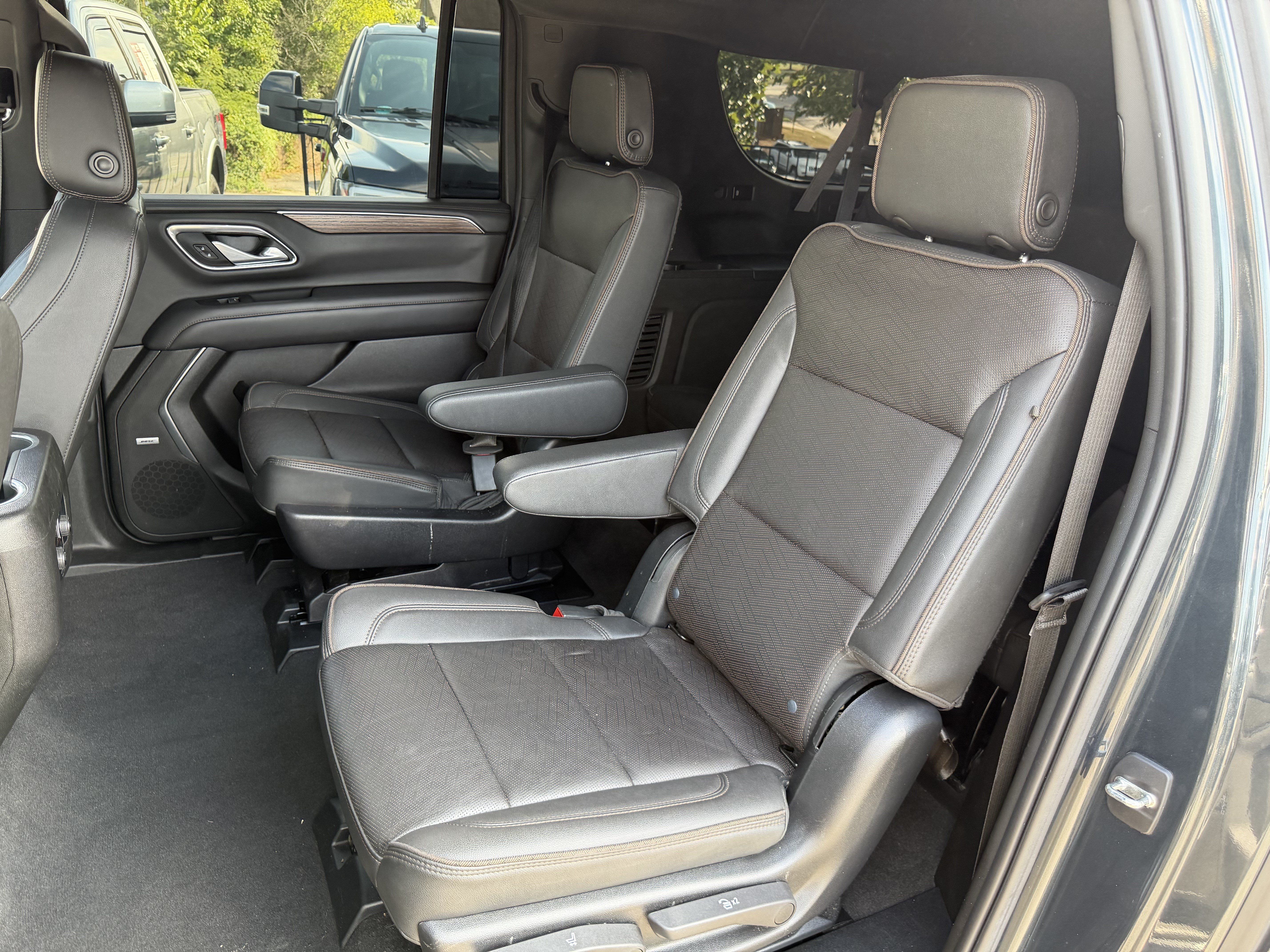 Used 2022 Chevrolet Suburban High Country AWD/4WD image 35