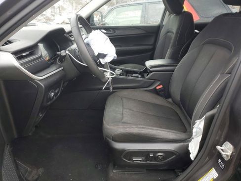 Used 2023 Jeep Grand Cherokee L Laredo image 6