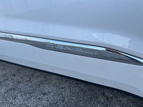 Used 2020 GMC Acadia Denali w/ Technology Package image 13