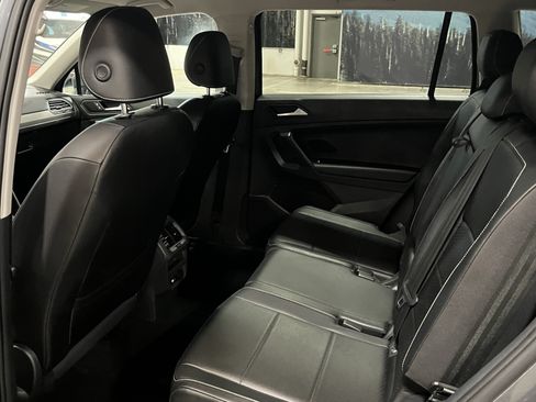 Used 2021 Volkswagen Tiguan SE AWD/4WD image 13