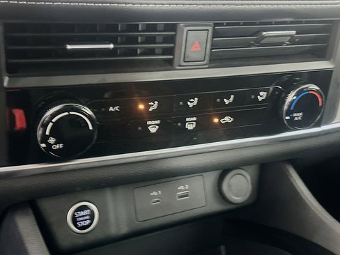 Used 2023 Nissan Rogue S AWD/4WD image 23