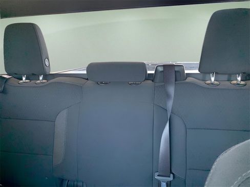 Used 2023 Chevrolet Silverado 1500 LT image 27