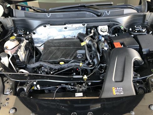 Used 2024 Chevrolet Trax ACTIV w/ Driver Confidence Package FWD image 3