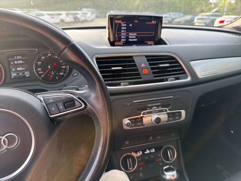 Used 2018 Audi Q3 2.0T Premium Plus w/ Premium Plus Package image 20