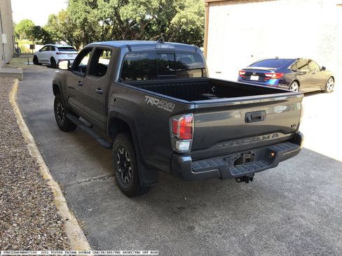 Used 2021 Toyota Tacoma TRD Off-Road w/ TRD Premium Off Road Package AWD/4WD image 5