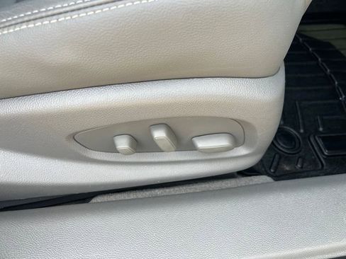 Used 2018 Chevrolet Impala LT image 16