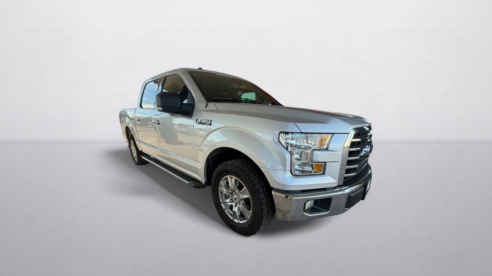 Used 2017 Ford F150 XLT w/ Equipment Group 302A Luxury RWD image 2
