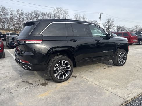 New 2024 Jeep Grand Cherokee Overland w/ Luxury Tech Group IV image 6
