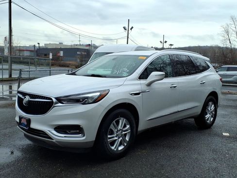 Used 2021 Buick Enclave Essence image 3