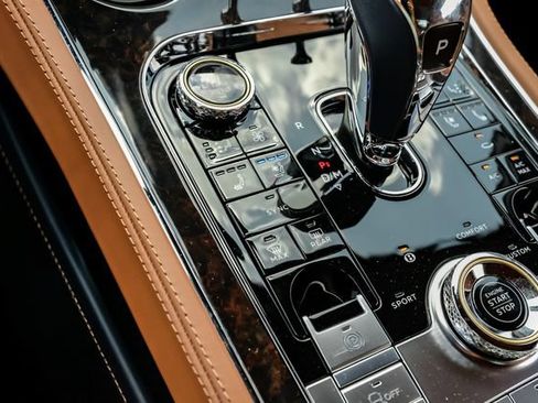 Used 2021 Bentley Continental GT AWD/4WD image 28