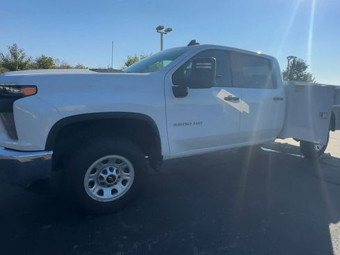 Used 2022 Chevrolet Silverado 3500 W/T w/ WT Convenience Package image 4