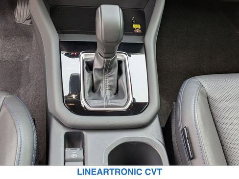 Used 2025 Subaru Forester Limited AWD/4WD image 18