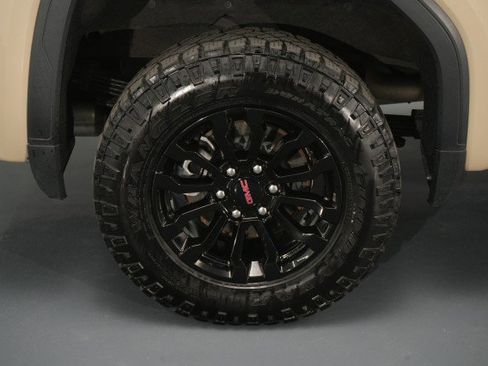 Used 2023 GMC Sierra 1500 AT4X image 41