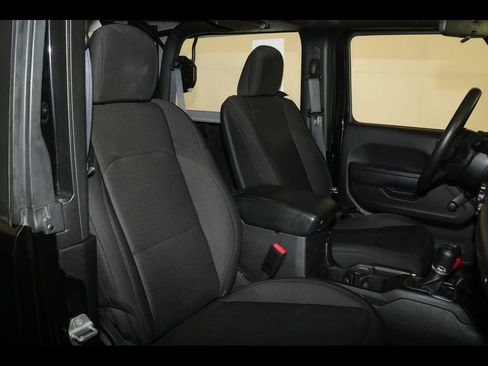 Used 2022 Jeep Wrangler Sport AWD/4WD image 25