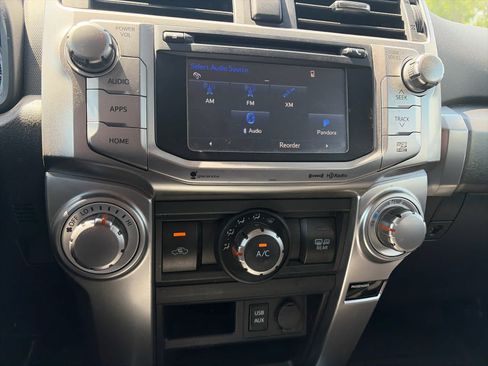 Used 2018 Toyota 4Runner SR5 AWD/4WD image 8