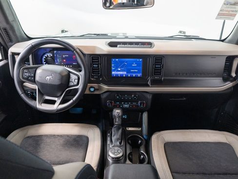 Used 2022 Ford Bronco Wildtrak image 11