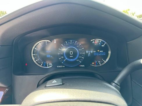Used 2018 Cadillac Escalade Luxury AWD/4WD image 58