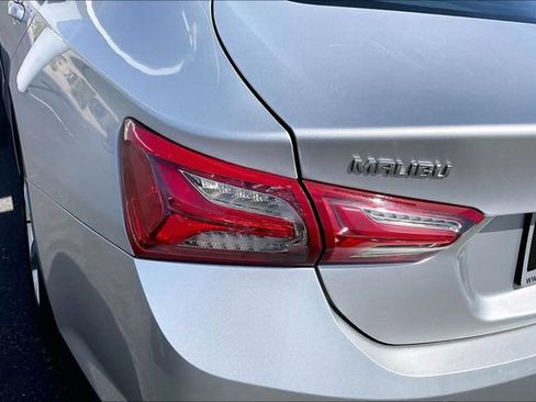 Used 2022 Chevrolet Malibu LT FWD image 28