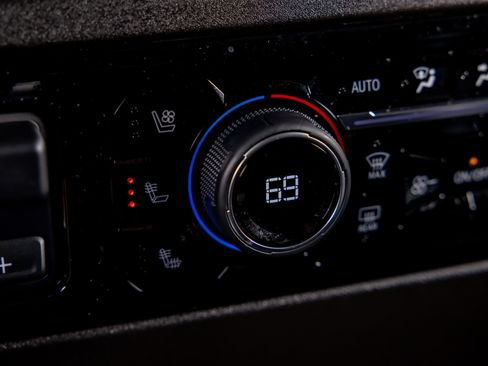 Used 2024 Chevrolet Silverado 2500 LTZ w/ LTZ Plus Package image 17