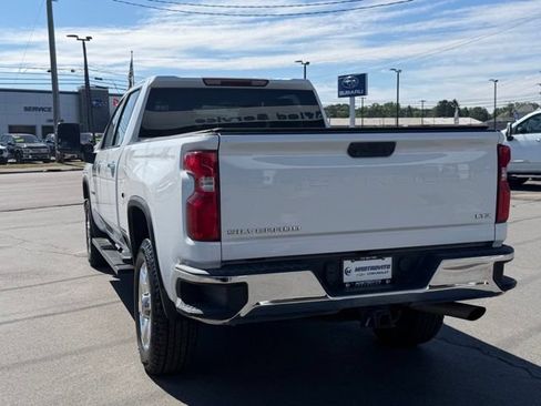 Used 2022 Chevrolet Silverado 2500 LTZ AWD/4WD image 6
