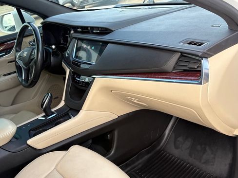 Used 2019 Cadillac XT5 Premium Luxury FWD image 40