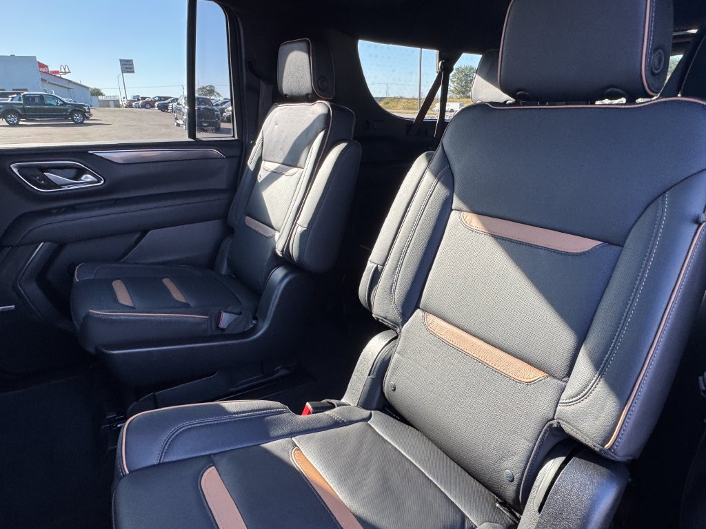 Used 2022 GMC Yukon XL AT4 AWD/4WD image 39