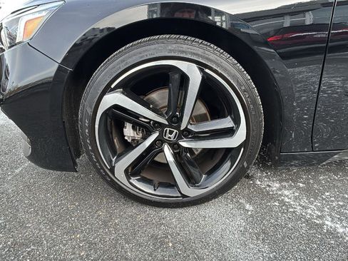 Used 2018 Honda Accord Sport image 9