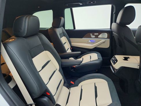 New 2026 Mercedes-Benz GLS 63 AMG 4MATIC image 22