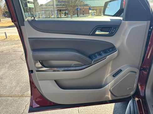 Used 2018 Chevrolet Suburban LT image 11