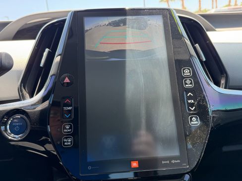 Used 2018 Toyota Prius Prime Advanced w/ Carpet Mat Package FWD image 11