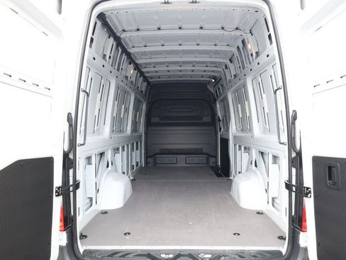 Used 2025 Mercedes-Benz Sprinter 2500 image 20