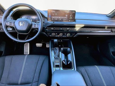 Used 2025 Honda Accord Sport image 8