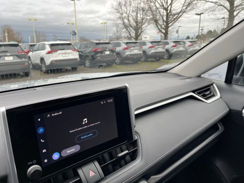 Used 2025 Toyota RAV4 LE image 34