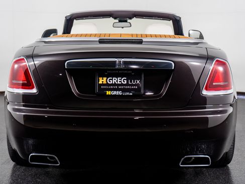Used 2017 Rolls-Royce Dawn image 12