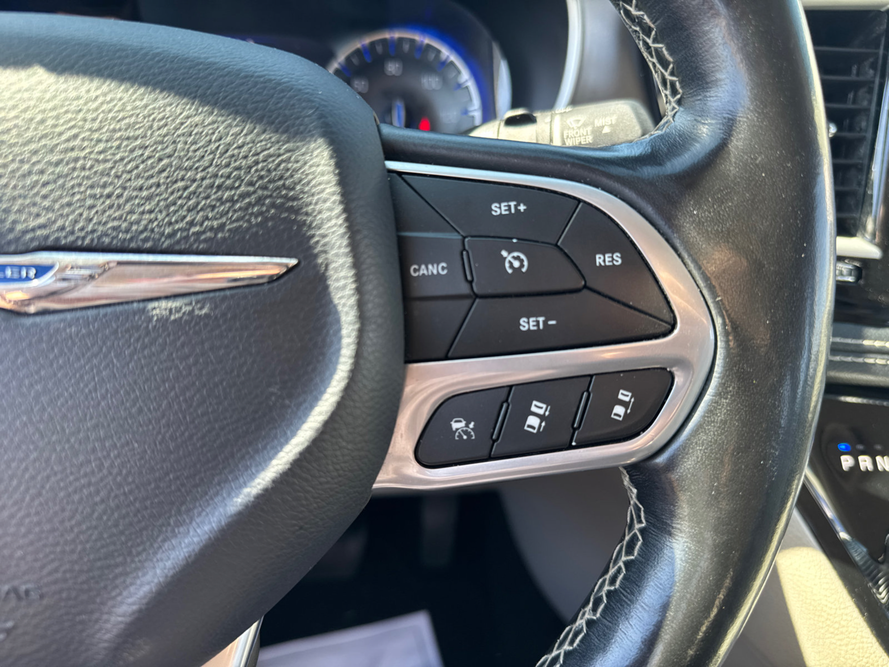 Used 2021 Chrysler Pacifica Touring-L FWD image 23