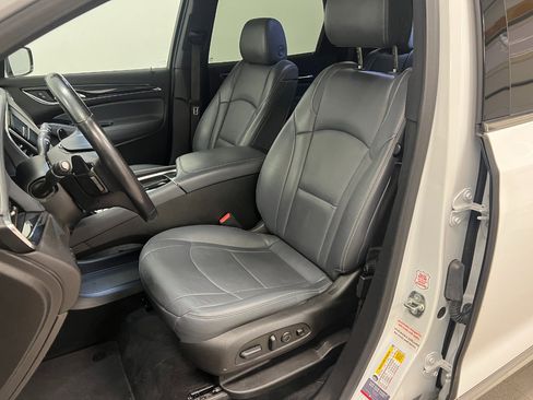 Used 2024 Buick Enclave Premium image 19