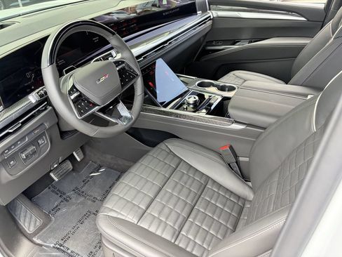 Certified 2026 Cadillac Escalade ESV V AWD/4WD image 19