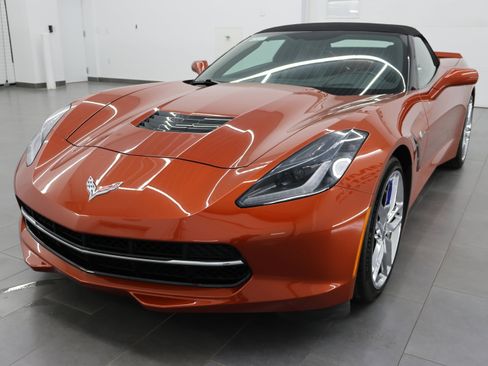 Used 2015 Chevrolet Corvette Stingray Convertible w/ 2LT Preferred Equipment Group RWD image 7