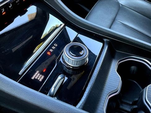 Used 2024 Jeep Grand Cherokee Limited image 28