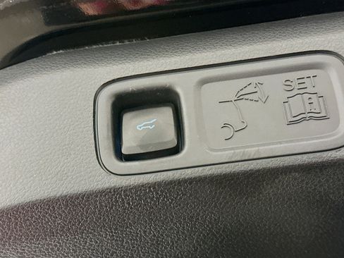 Used 2024 Ford Expedition Max XLT image 32