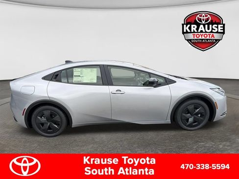 New 2026 Toyota Prius Plug-In Hybrid FWD image 4